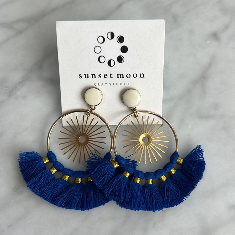 🌼HANDMADE🌼 Bohemian Sunburst Tassel Earrings, Cream and Blue - Picture 2 of 5